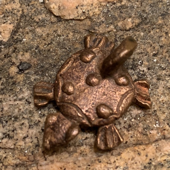 Artesian Metal Turtle Pendant Necklace Jewelry - Picture 9 of 10